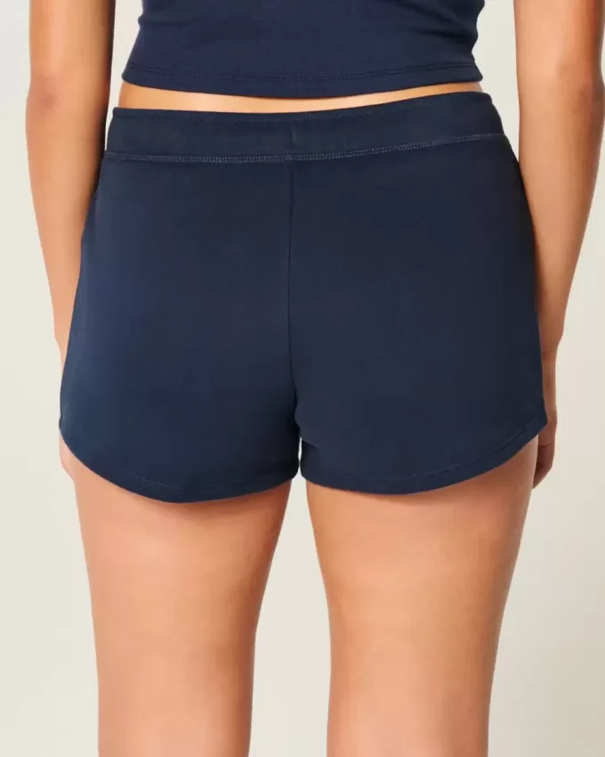 Fleece-Minishorts mit Schleifengrafik Fleece-Minishorts mit Schleifengrafik