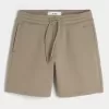 Fleece-Shorts mit Icon-Design über dem Knie
