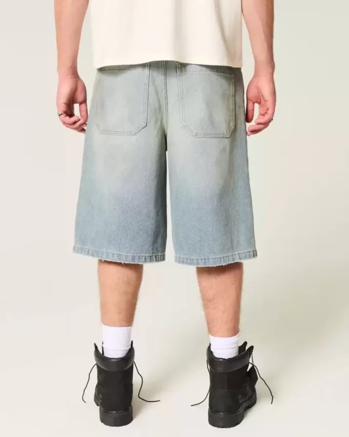 Gefettete, mittelverwaschene, superweite Jeansshorts Gefettete, mittelverwaschene, superweite Jeansshorts