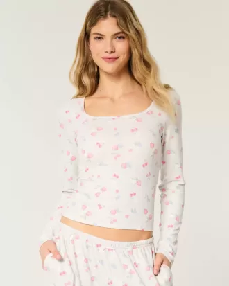 Gemütliches Pyjamaoberteil mit Beerenmuster