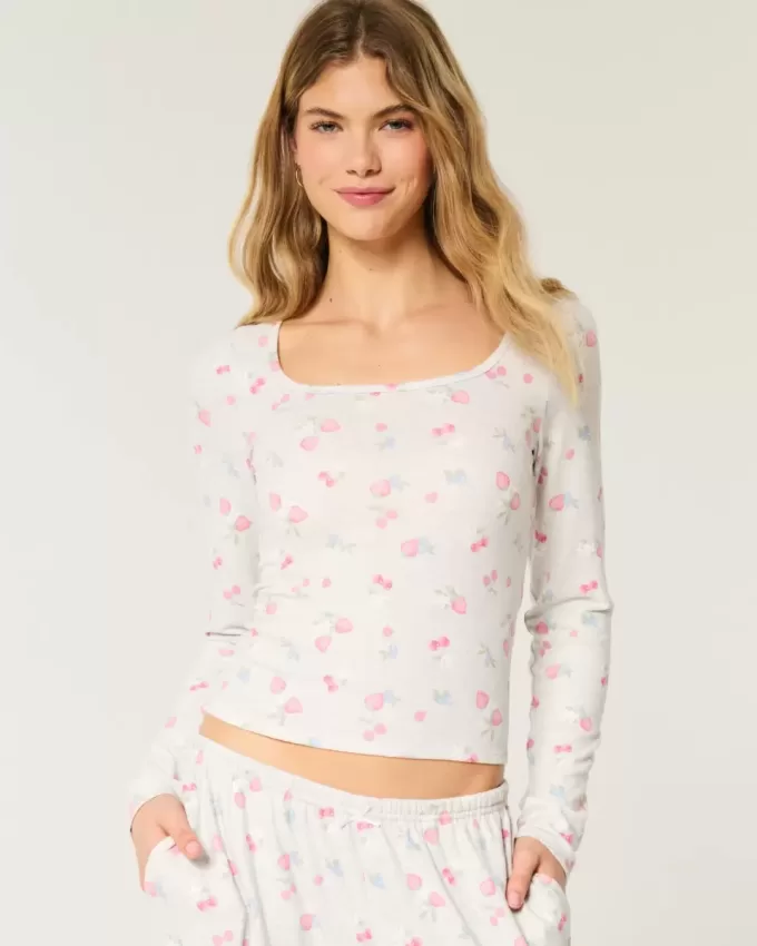 Gemütliches Pyjamaoberteil mit Beerenmuster
