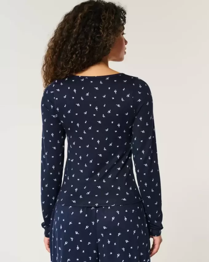Gemütliches Pyjamaoberteil mit Blumenmuster