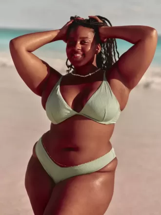 Gerippte Cheekiest-Bikinihose mit hohem Beinausschnitt