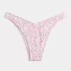 Gerippte Cheekiest-Bikinihose mit hohem Beinausschnitt Gerippte Cheekiest-Bikinihose mit hohem Beinausschnitt