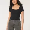 Geripptes Baby-T-Shirt mit eckigem Ausschnitt