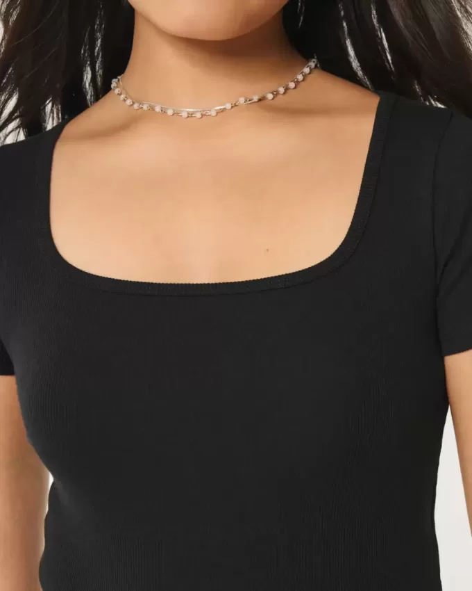 Geripptes Baby-T-Shirt mit eckigem Ausschnitt