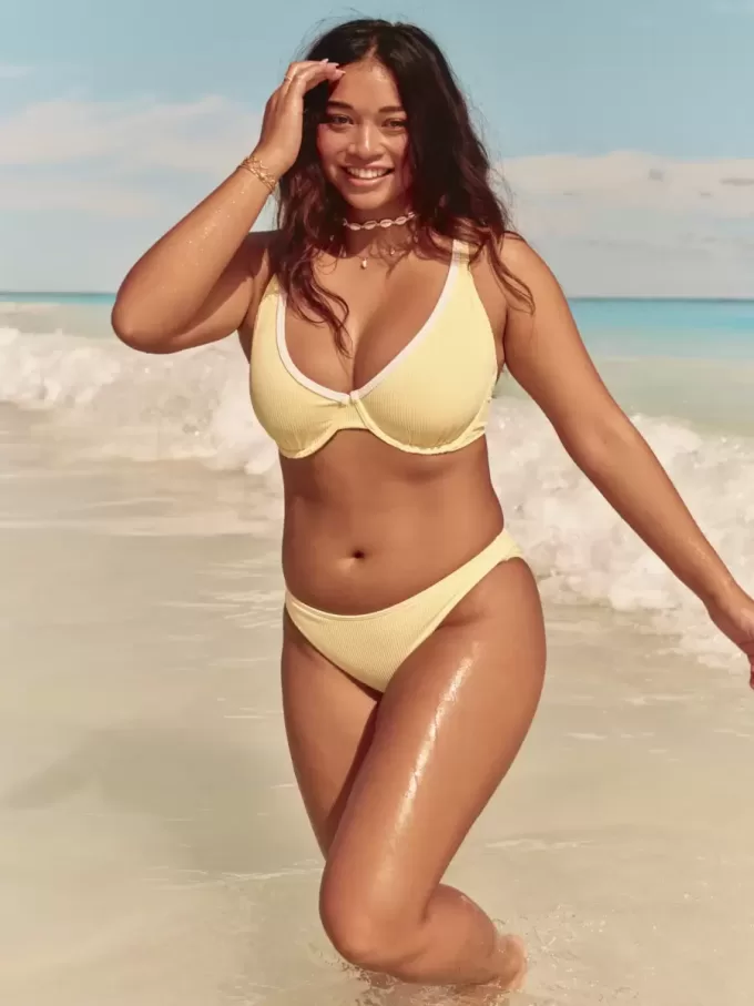 Geripptes Bikinihöschen Geripptes Bikinihöschen