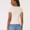 Geripptes Henley-Shirt mit kurzen Ärmeln und Symbol