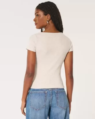 Geripptes Henley-Shirt mit kurzen Ärmeln und Symbol