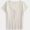 Geripptes Henley-Shirt mit kurzen Ärmeln und Symbol