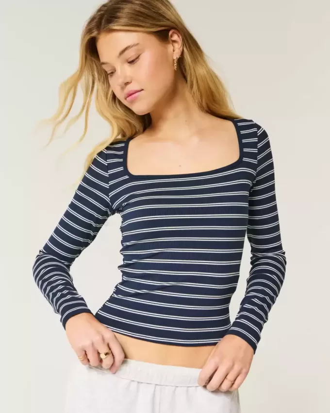 Geripptes, nahtloses Oberteil mit eckigem Ausschnitt
