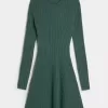 Geripptes Skater-Mini-Sweatkleid Geripptes Skater-Mini-Sweatkleid