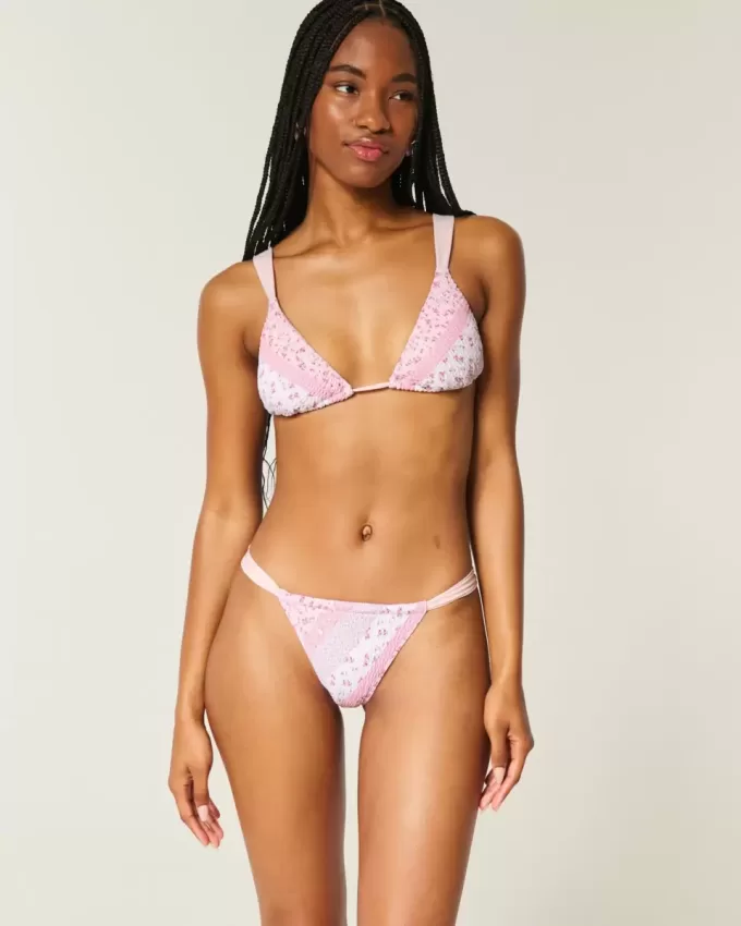 Gerüschtes High-Leg-Bikinihöschen mit Cheekiest-Ausschnitt Gerüschtes High-Leg-Bikinihöschen mit Cheekiest-Ausschnitt