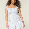 Gesmokter Mini-Skort mit Stufen Gesmokter Mini-Skort mit Stufen