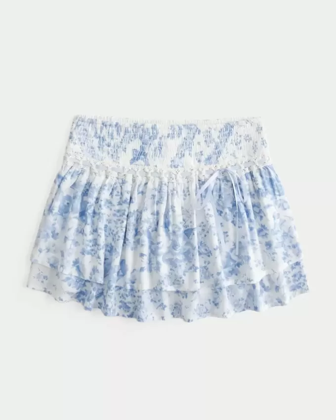 Gesmokter Mini-Skort mit Stufen Gesmokter Mini-Skort mit Stufen