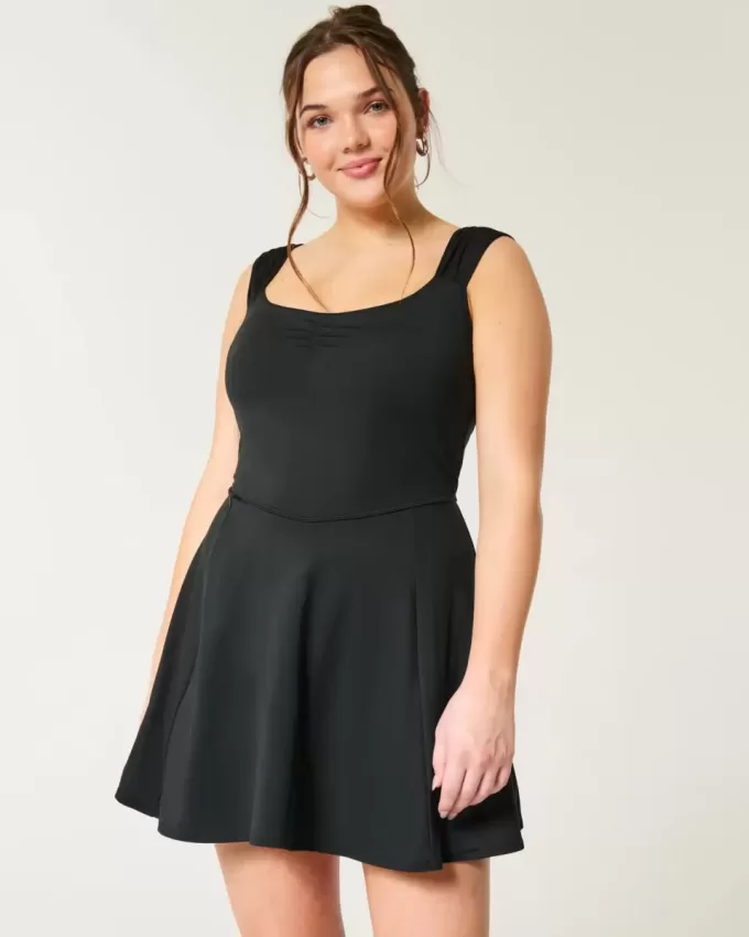 Gilly Hicks Active Cinch-Kleid Gilly Hicks Active Cinch-Kleid