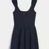 Gilly Hicks Active Cinch-Kleid Gilly Hicks Active Cinch-Kleid