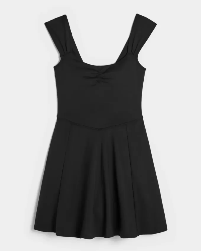 Gilly Hicks Active Cinch-Kleid Gilly Hicks Active Cinch-Kleid