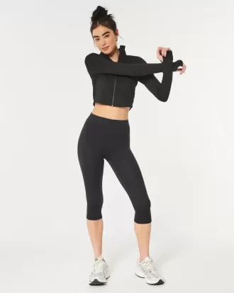 Gilly Hicks Active Recharge Capri-Leggings