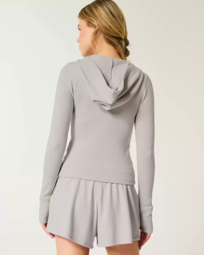 Gilly Hicks – Kapuzenjacke mit Waffelmuster und Reißverschluss Gilly Hicks – Kapuzenjacke mit Waffelmuster und Reißverschluss