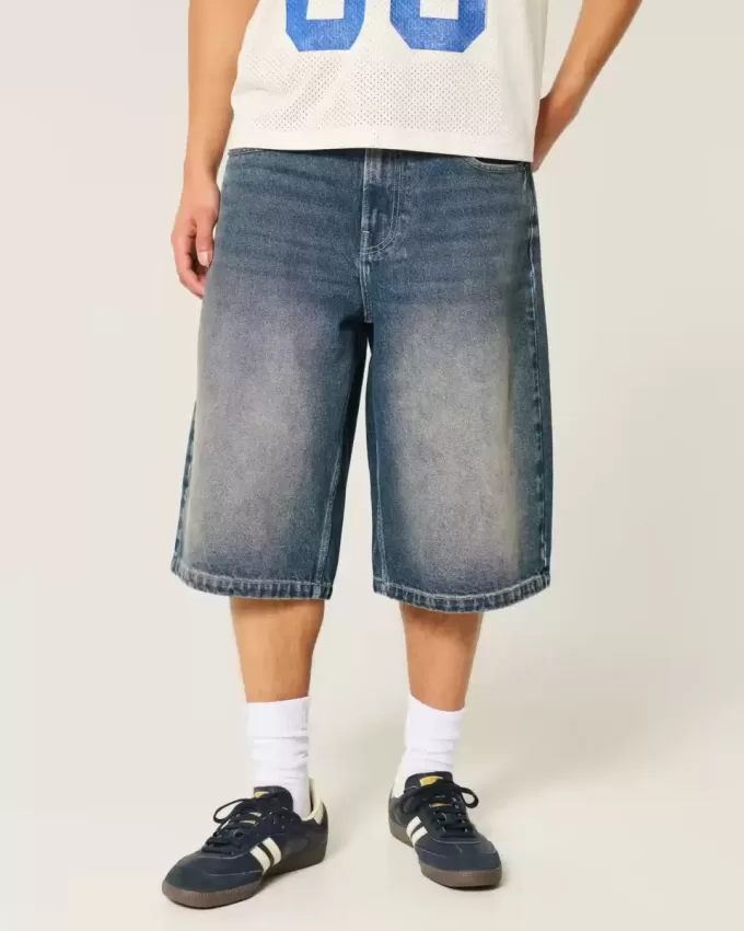 Halbhohe Denimhose in mittlerer Waschung Halbhohe Denimhose in mittlerer Waschung