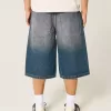 Halbhohe Denimhose in mittlerer Waschung Halbhohe Denimhose in mittlerer Waschung