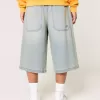 Halblange Skater-Baggy-Jeans in heller Waschung Halblange Skater-Baggy-Jeans in heller Waschung