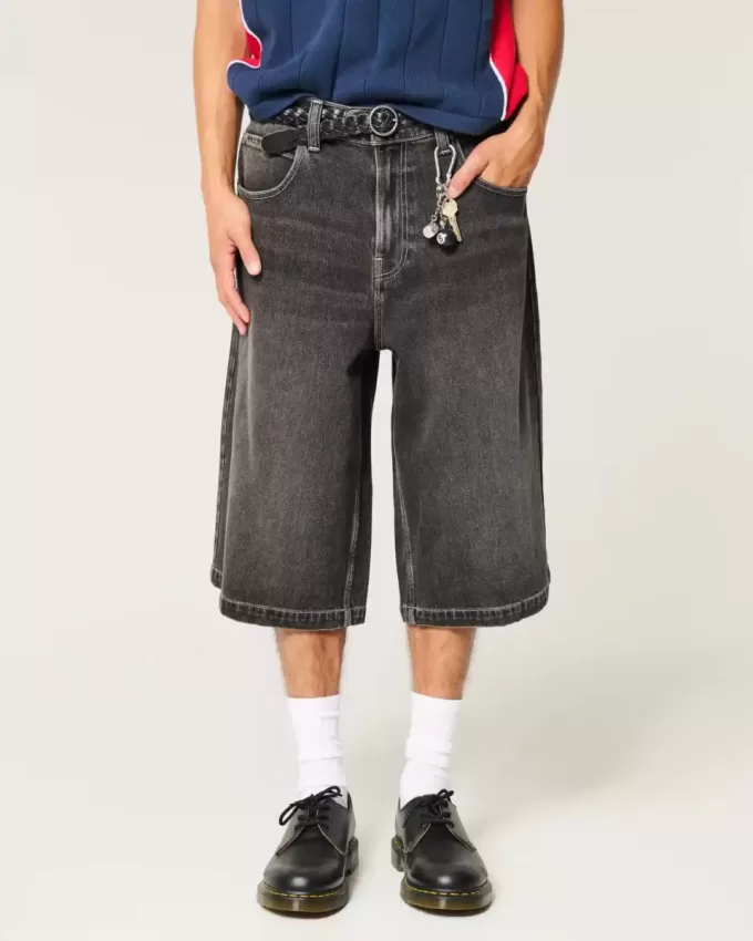 Halblange Skater-Baggy-Jeans in verwaschenem Schwarz Halblange Skater-Baggy-Jeans in verwaschenem Schwarz