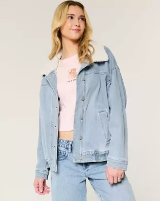 Hell gewaschene Jeansjacke