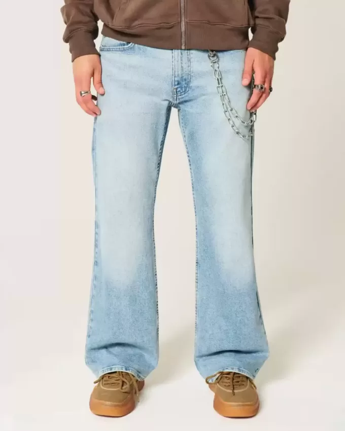 Hell gewaschene, legere Bootcut-Jeans