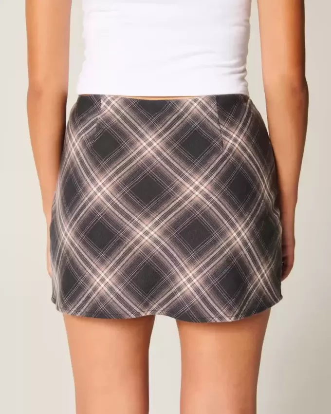 Hoch geschnittener A-Linien-Mini-Skort