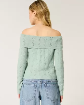 Hollister – Bequemer, schulterfreier Pullover mit Cloud-Stickerei
