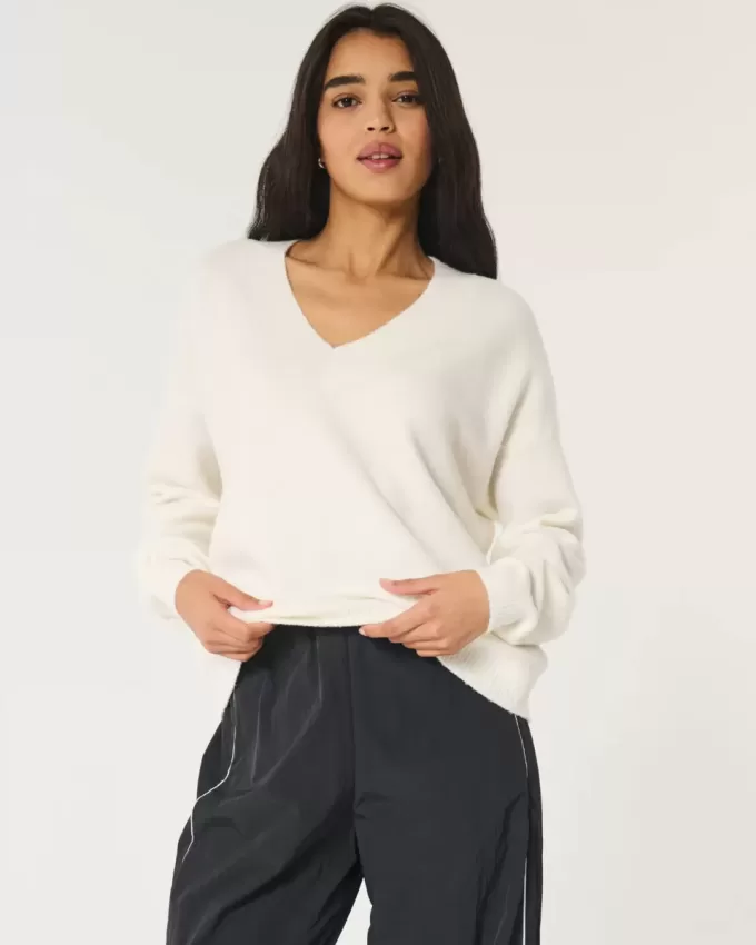 Hollister – Comfy Cloud – Oversize-Pullover mit V-Ausschnitt Hollister – Comfy Cloud – Oversize-Pullover mit V-Ausschnitt