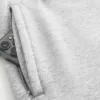 Hollister – Feel Good – Fleece-Shorts mit Ford-Grafik bis zur Mitte des Oberschenkels Hollister – Feel Good – Fleece-Shorts mit Ford-Grafik bis zur Mitte des Oberschenkels