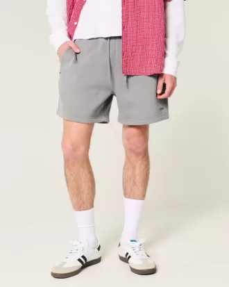Hollister – Feel Good – Lockere Shorts aus Fleece bis zur Mitte des Oberschenkels