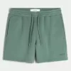 Hollister – Feel Good – Lockere Shorts aus Fleece bis zur Mitte des Oberschenkels Hollister – Feel Good – Lockere Shorts aus Fleece bis zur Mitte des Oberschenkels