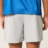 Hybrid-Aktivshorts bis zur Mitte des Oberschenkels