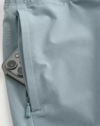Hybrid-Aktivshorts bis zur Mitte des Oberschenkels