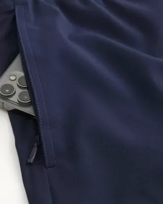 Hybrid-Aktivshorts bis zur Mitte des Oberschenkels