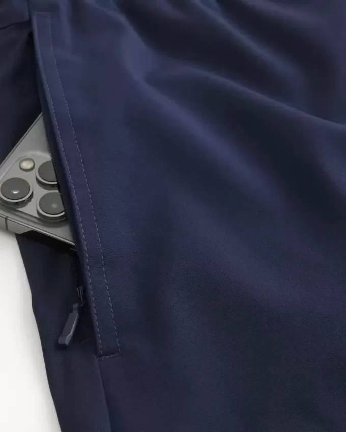 Hybrid-Aktivshorts bis zur Mitte des Oberschenkels