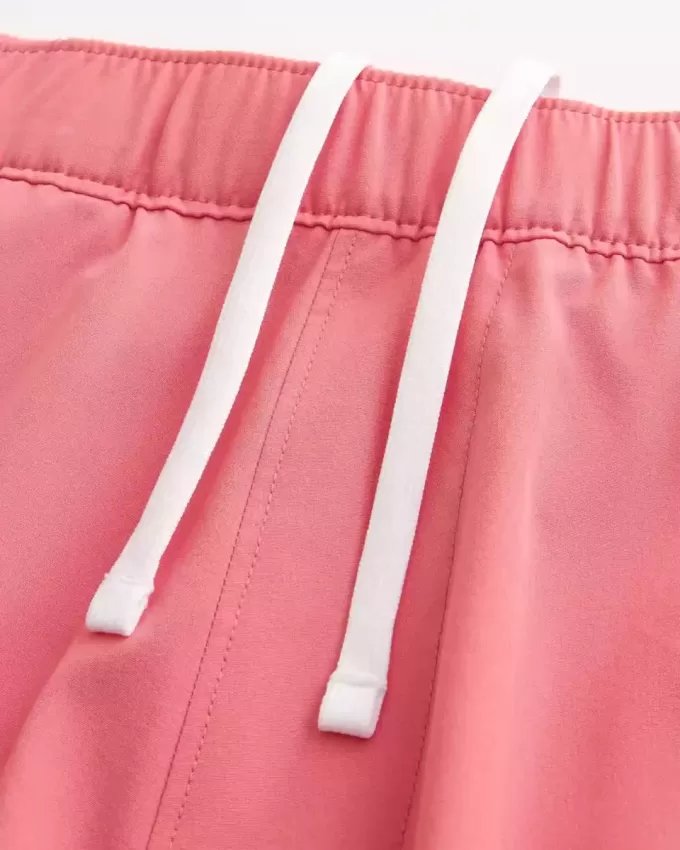 Hybrid-Aktivshorts bis zur Mitte des Oberschenkels