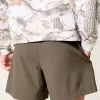 Hybrid-Aktivshorts bis zur Mitte des Oberschenkels