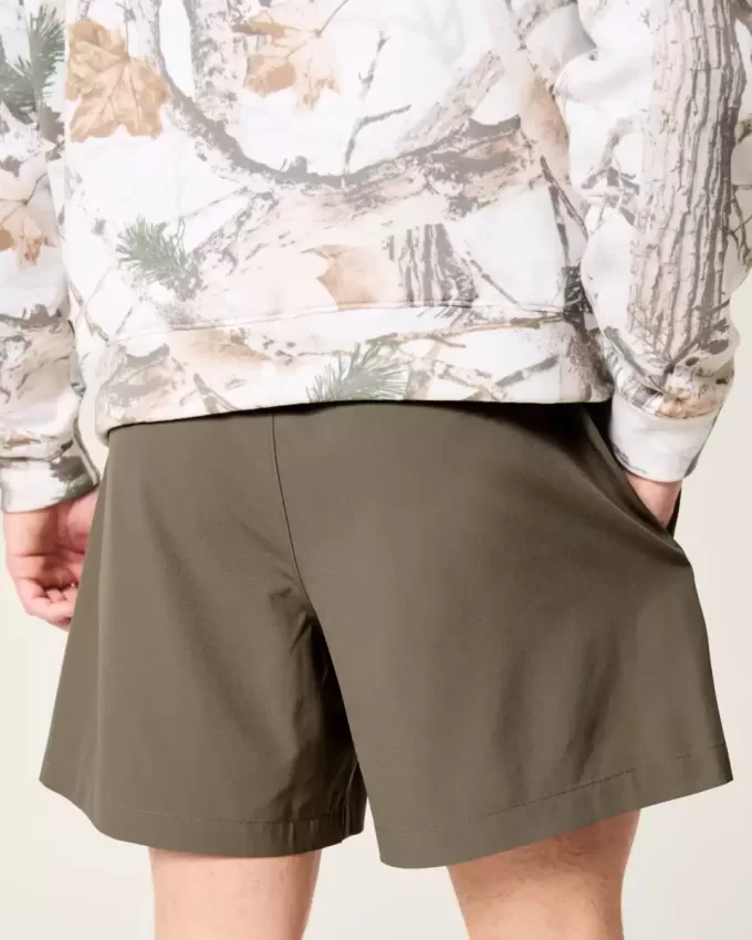 Hybrid-Aktivshorts bis zur Mitte des Oberschenkels