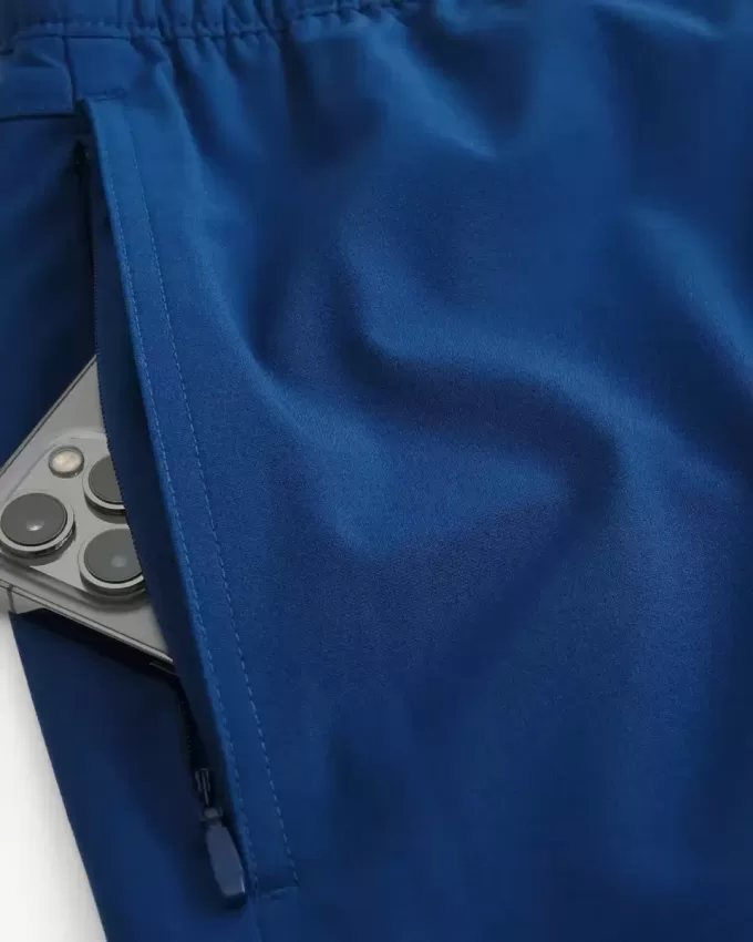 Hybrid-Aktivshorts bis zur Mitte des Oberschenkels