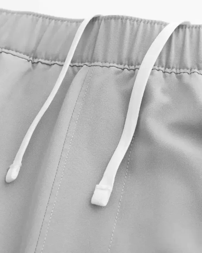 Hybrid-Aktivshorts bis zur Mitte des Oberschenkels Hybrid-Aktivshorts bis zur Mitte des Oberschenkels