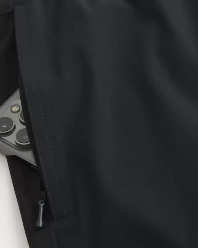 Hybrid-Aktivshorts bis zur Mitte des Oberschenkels