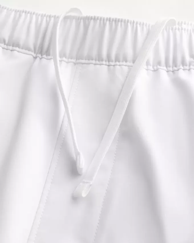 Hybrid-Aktivshorts bis zur Mitte des Oberschenkels