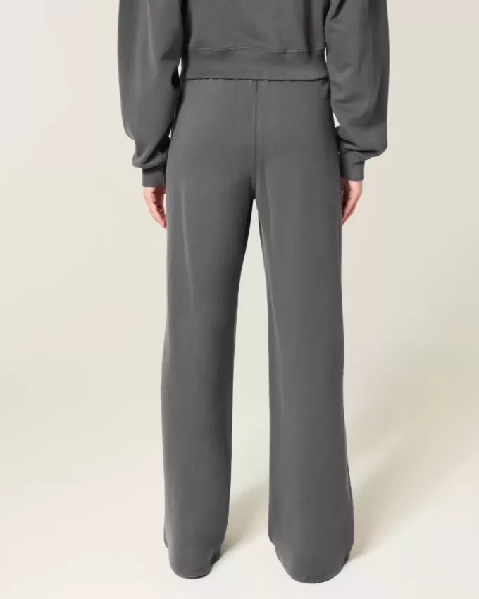 Jogginghose mit weitem Bein