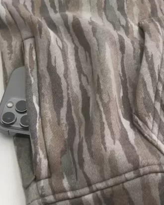 Kastenförmiger Kapuzenpullover mit Camouflage-Muster