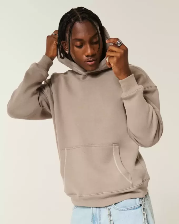Kastenförmiger Kapuzenpullover mit Kontraststichen Kastenförmiger Kapuzenpullover mit Kontraststichen